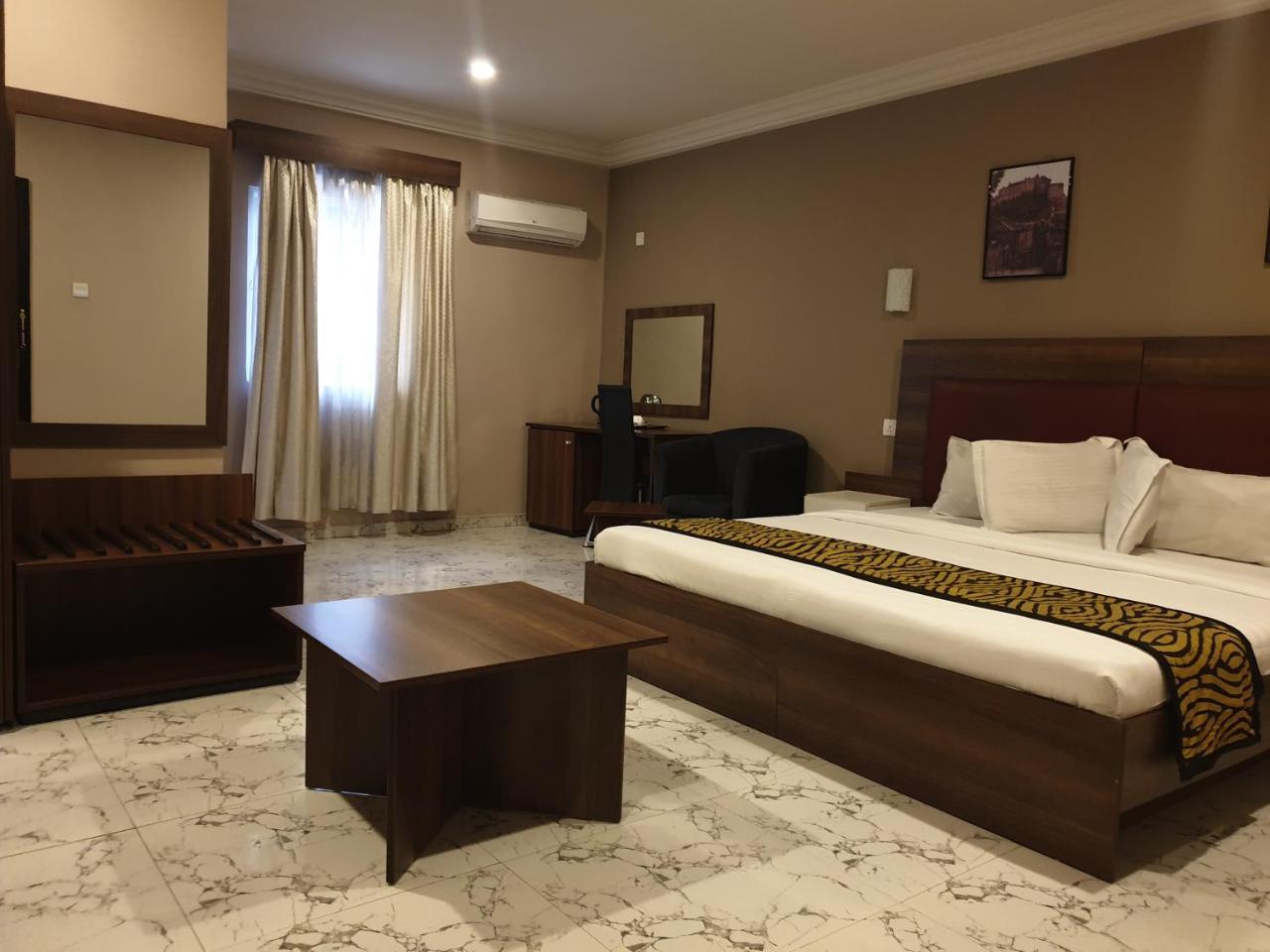Visa Karena Hotels Port Harcourt Exterior foto